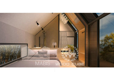 छोटे पूर्वनिर्मित लकड़ी के मकान 24 वर्गमीटर मानक Q550 स्टोंग स्टील सामग्री